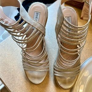 STEVE MADDEN GOLD WEDGE with RHINESTONES size 9.5